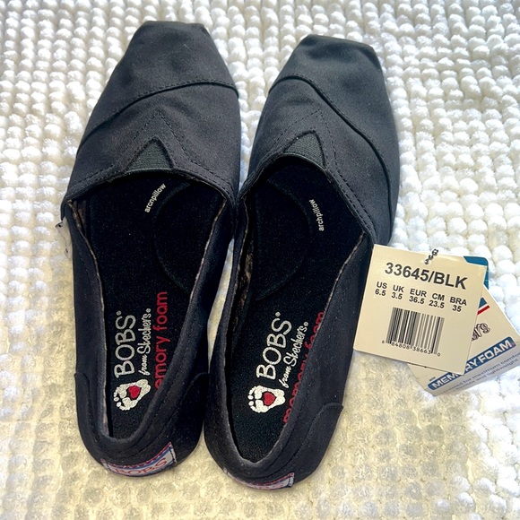 BOBS Skechers - Peace and Love Casual Slip-On Flats from Finish Line 6.5 - Picture 7 of 7